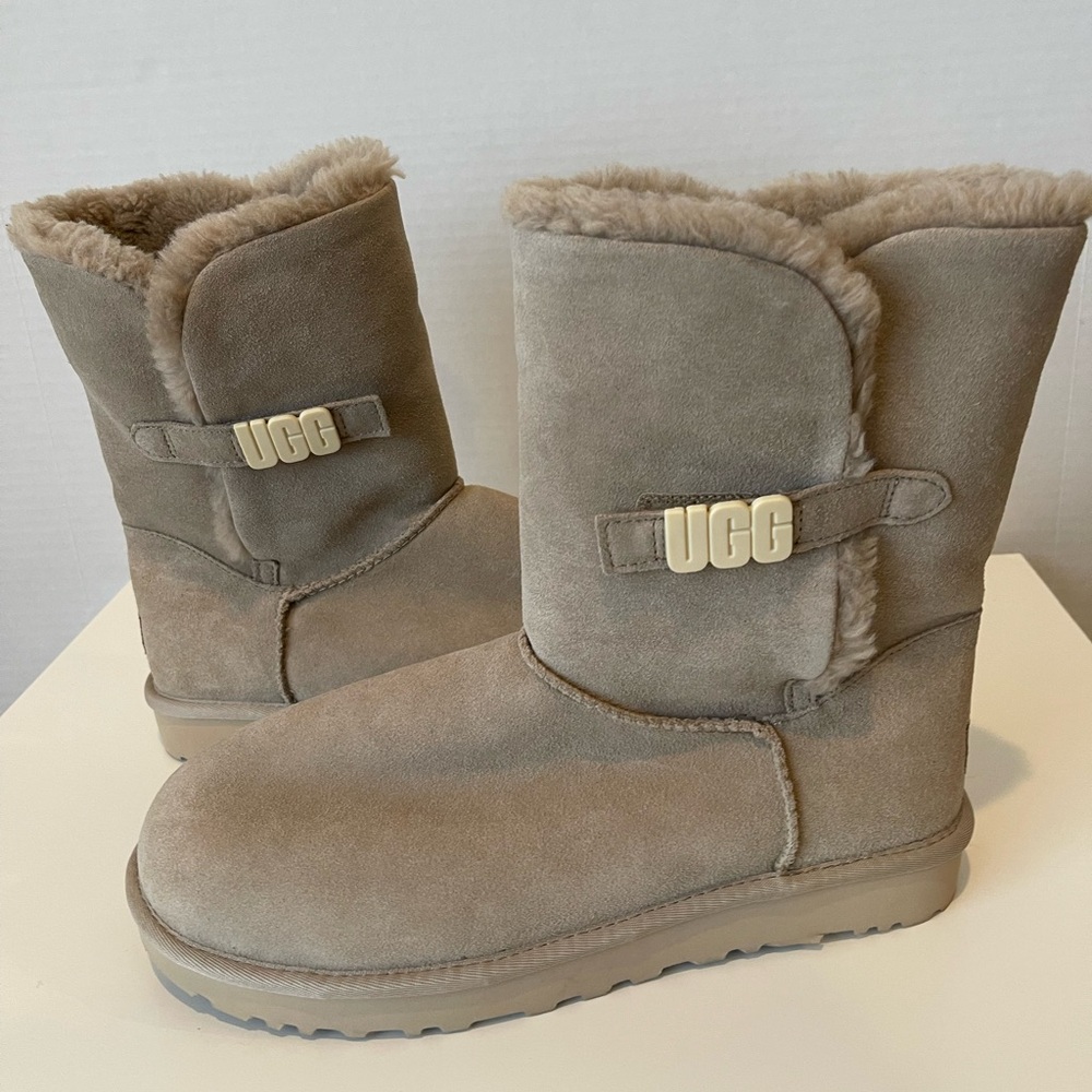 NEW UGG Bailey B2s 'Oyster' Grey RARE